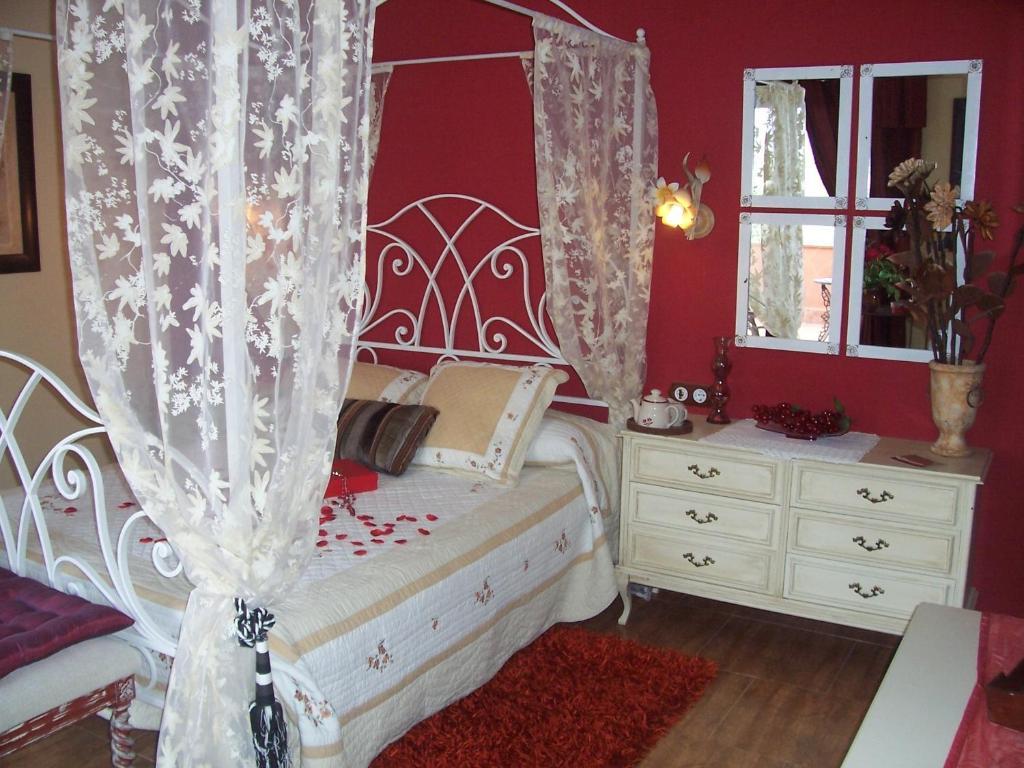 Laurel De La Reina Bed & Breakfast - Boutique La Zubia  Room photo