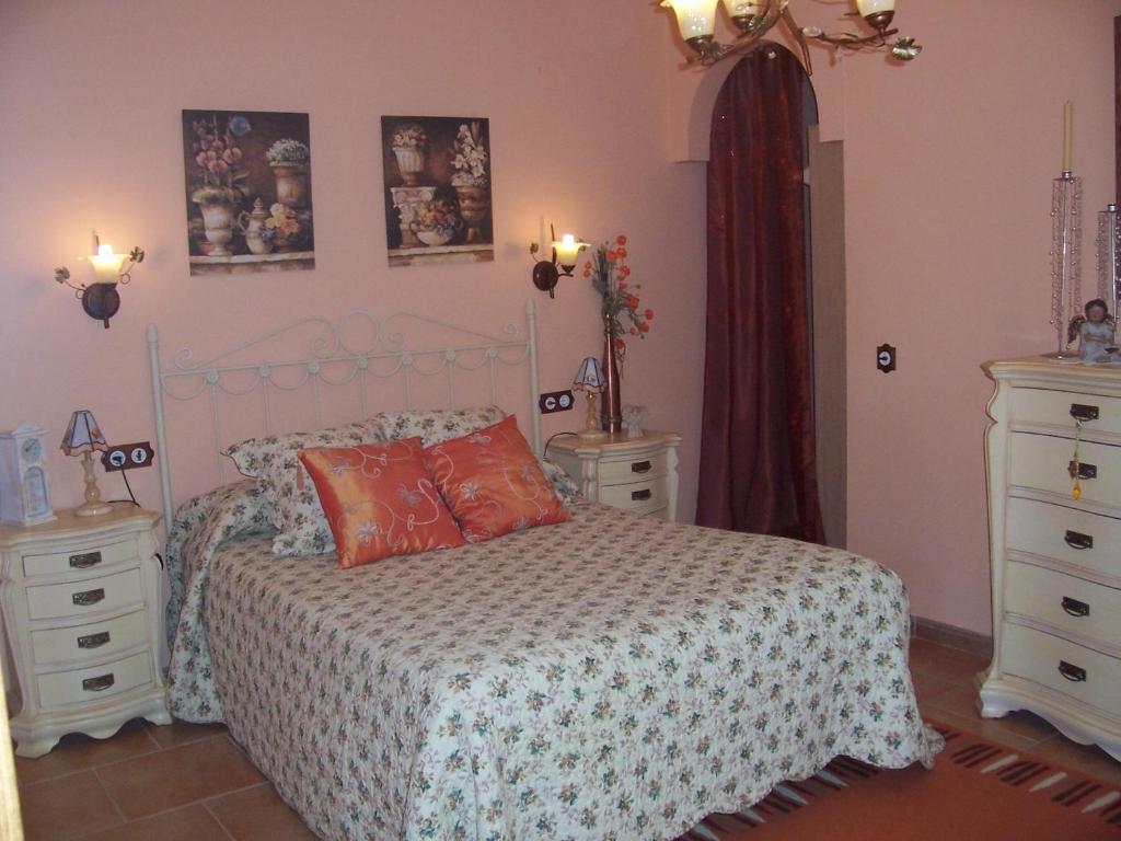 Laurel De La Reina Bed & Breakfast - Boutique La Zubia  Room photo