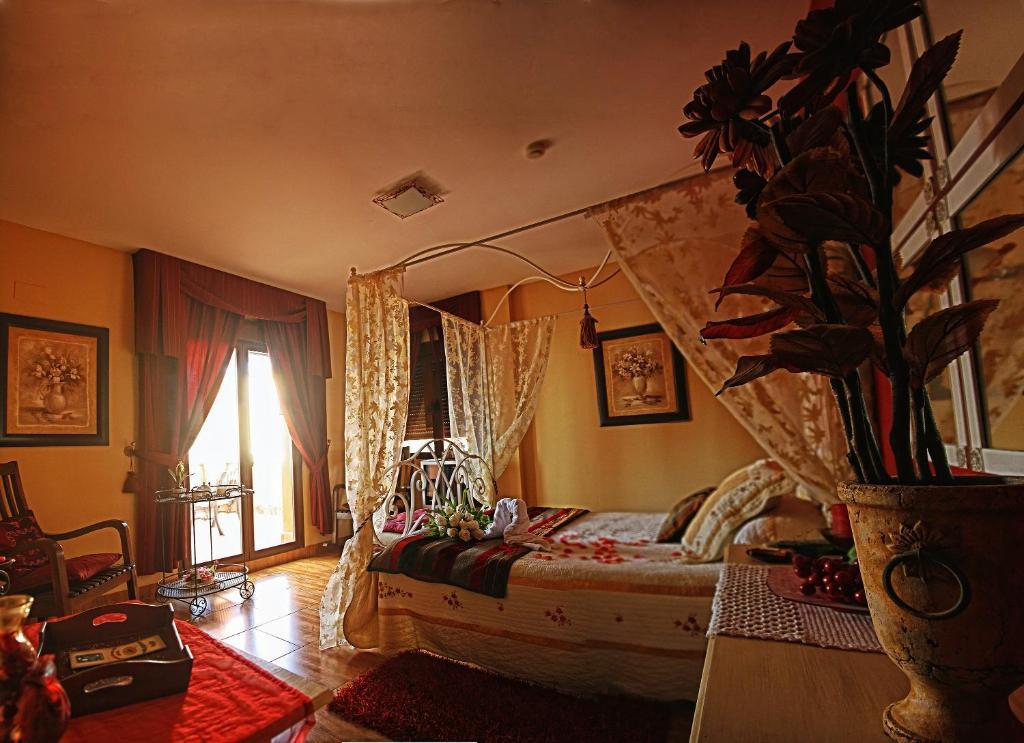 Laurel De La Reina Bed & Breakfast - Boutique La Zubia  Exterior photo