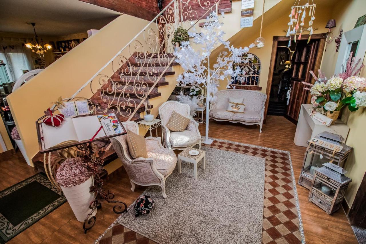 Laurel De La Reina Bed & Breakfast - Boutique La Zubia  Exterior photo